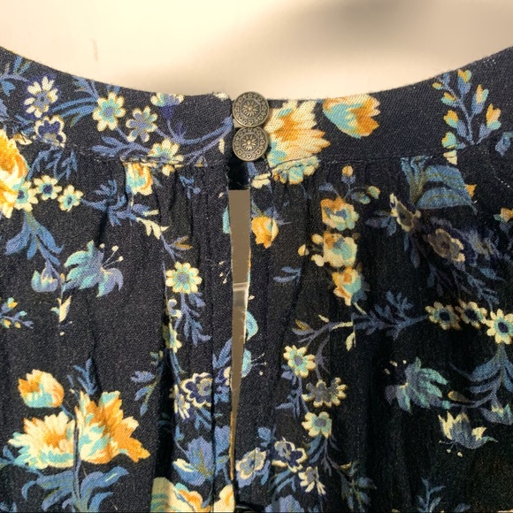 American Eagle black yellow floral keyhole front open back button up top Sz XS - Picture 5 of 9